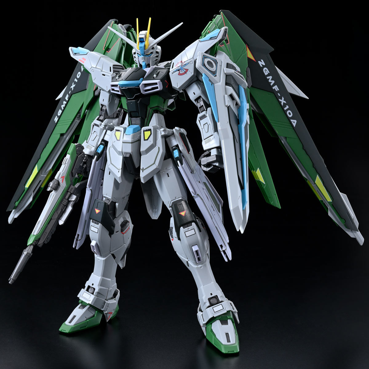 MG ZGMF-X10A Freedom Gundam Ver.2.0 [Real Type Color] – The Hangar Bay